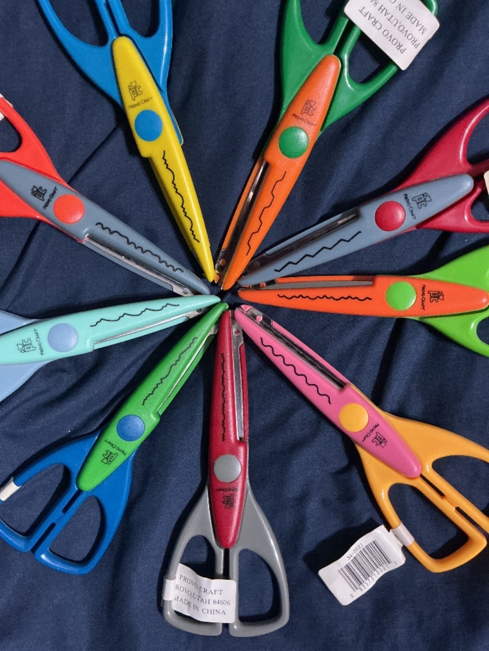 Provo Craft Decorative Edge Scissors Lot of 9 Scrapbooking ✂️ - Picture 2 of 7